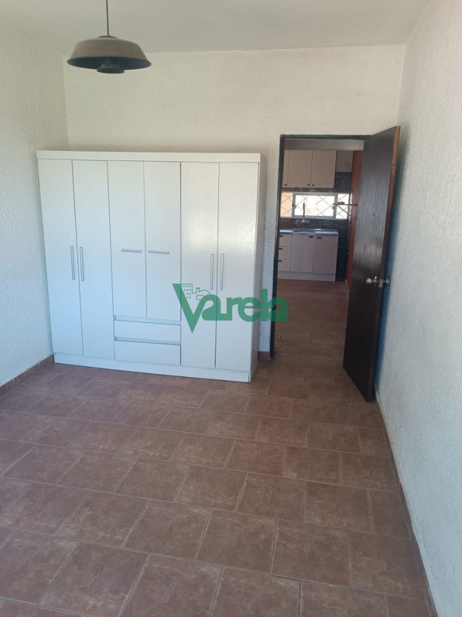 Casa ID.23147 - Casa de 3 dormitorios cochera y apto de 1 dormitorio Shangrila