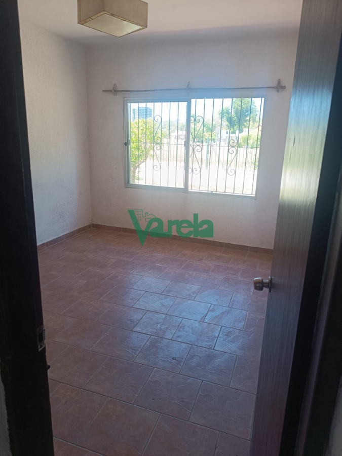 Casa ID.23147 - Casa de 3 dormitorios cochera y apto de 1 dormitorio Shangrila