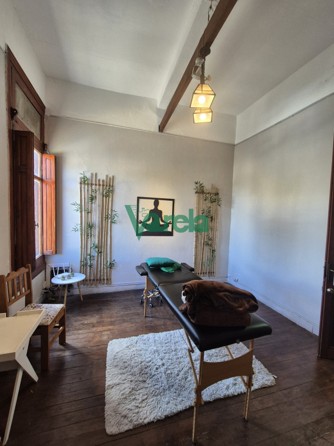 Casa ID.22564 - Venta casa 6 dormitorios Cordon Fernandez Crespo esq La Paz
