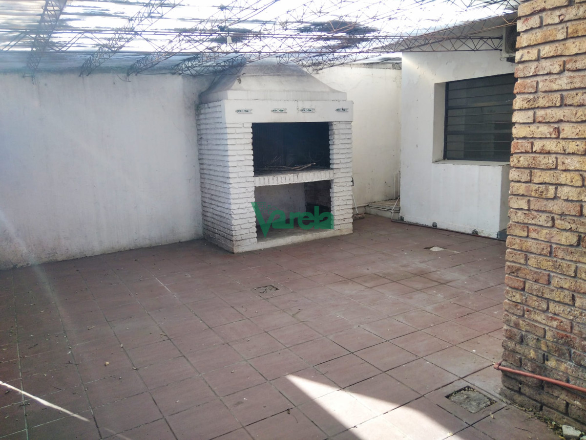 Casa ID.22662 - Venta casa Punta Gorda, 3 dorm, servicio, estar 2 baños, 2 garajes, padrón único muy cerca del mar
