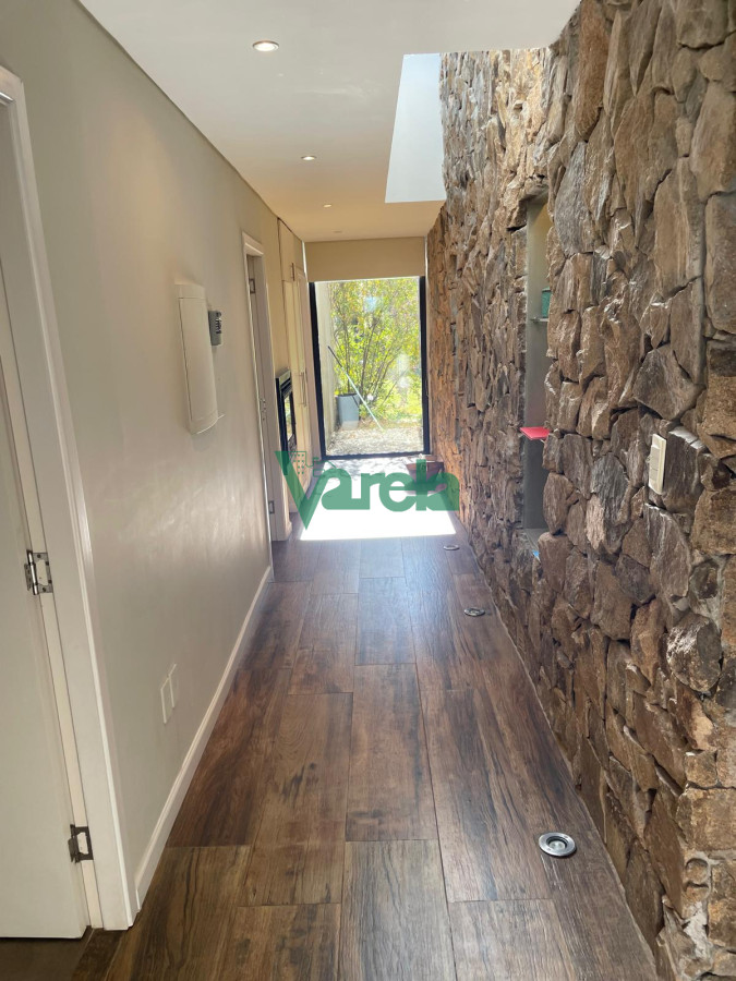 Casa ID.22630 - Venta casa en Mirador de la Tahona, 3 y servicio, 240 m2 en 1000 m2 de terreno
