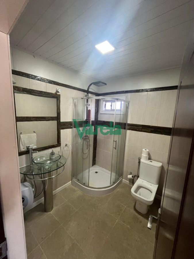 Casa ID.22928 - Casa en venta de 2 dormitorios, con estufa leña, en Pinamar Sur 