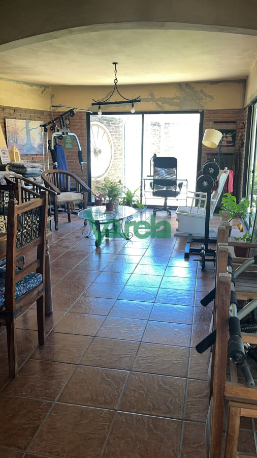 Casa ID.22417 - Casa Cuatro Dormitorios y Dos Baños al Sur 
