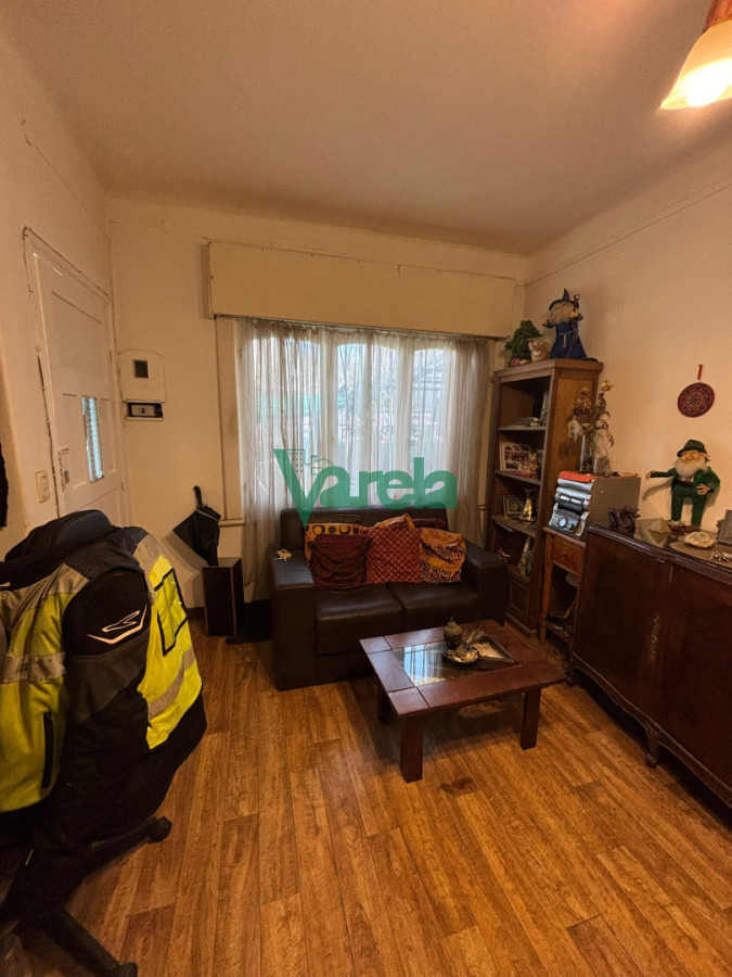 Casa ID.23157 - Venta de Casa de dos dormitorios con cochera y patio en Jacinto Vera 