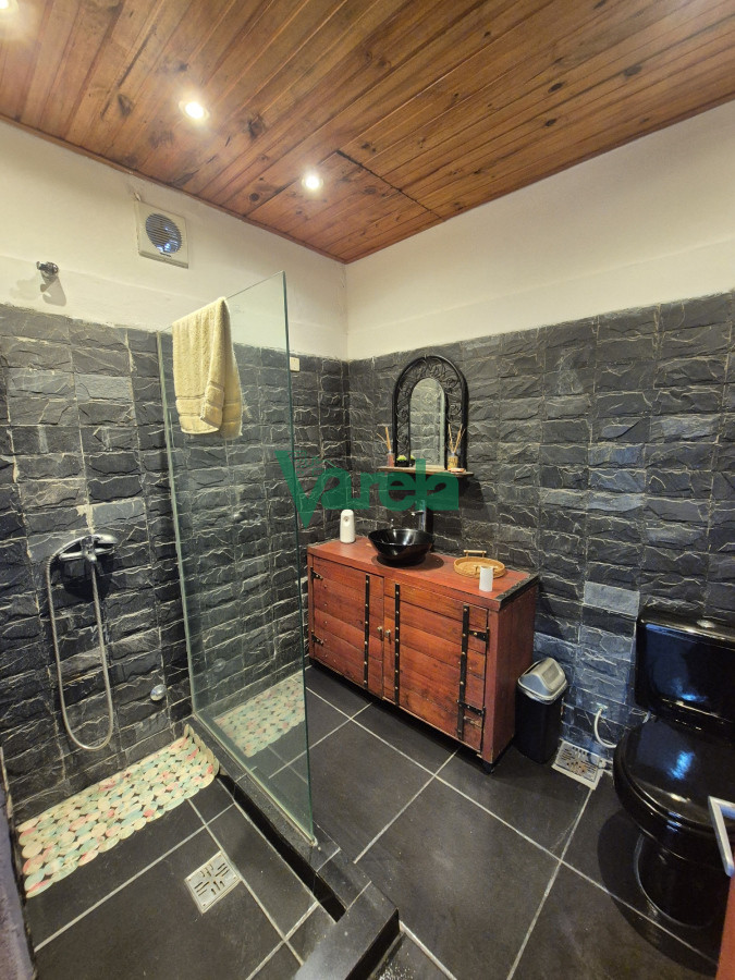Casa ID.22564 - Venta casa 6 dormitorios Cordon Fernandez Crespo esq La Paz