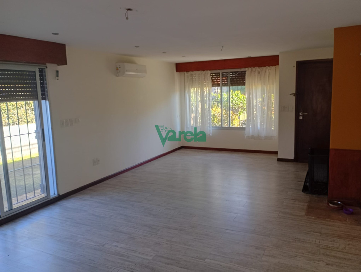 Casa ID.23170 - Venta Casa Carrasco norte, 6 dormitorios, 5baños, en 2 plantas 