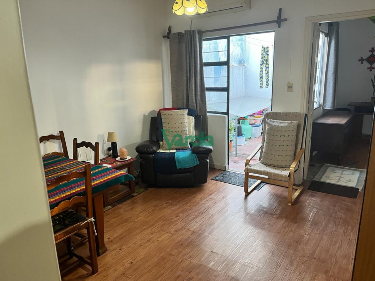Casa ID.23061 - Venta casa Malvín , 2 dormitorios, 1 baño, a metros de la Rambla