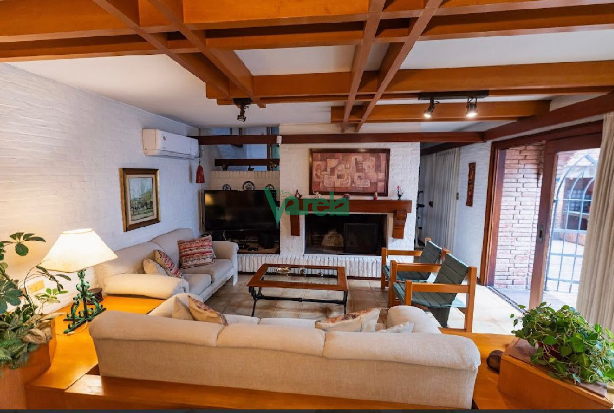 Casa ID.22962 - Venta de casa cuatro dormitorios en Punta Carretas