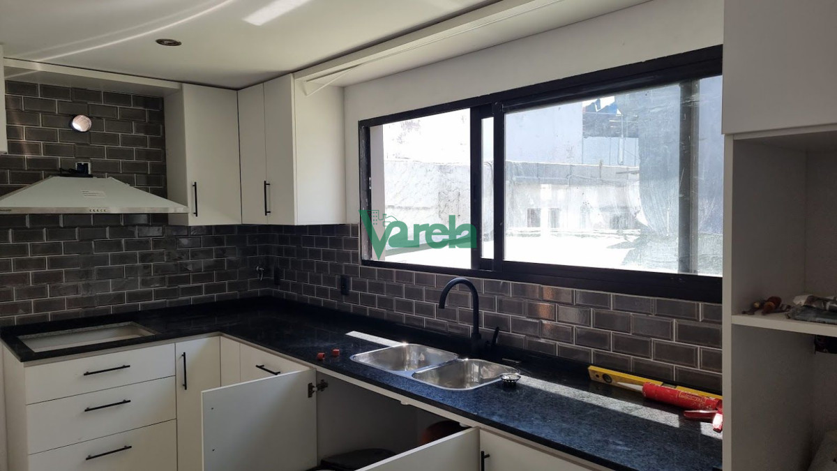 Casa ID.22232 - Venta de casa 3 dorm mas apto de 3 dorm, barrio Palermo, ideal renta, con gge x 2