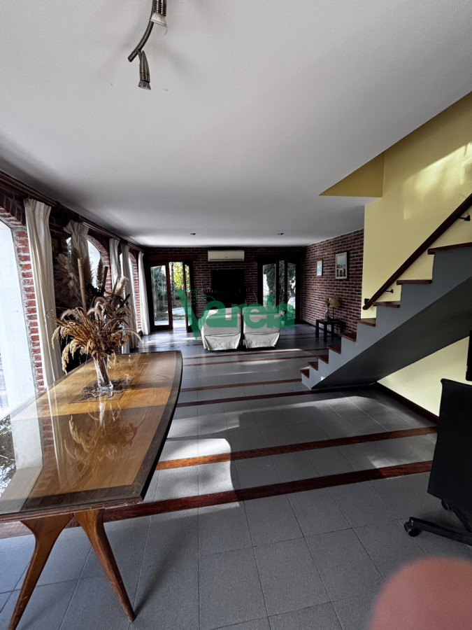 Casa ID.22717 - Casa mas local en venta 3 dormitorios 3 baños en El Pinar sur