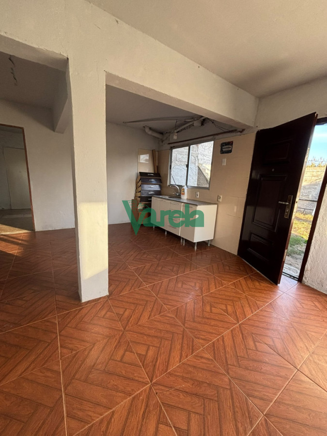 Casa ID.23090 - Inversion, venta local comercial y tres apartamentos, Los Aromos