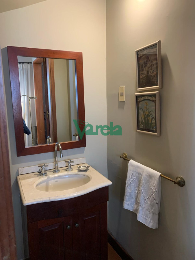 Casa ID.22435 - Venta Casa Carrasco norte, 3 dormitorios, 4 baños, jardin, fondo, barbacoa, ph en 2 plantas