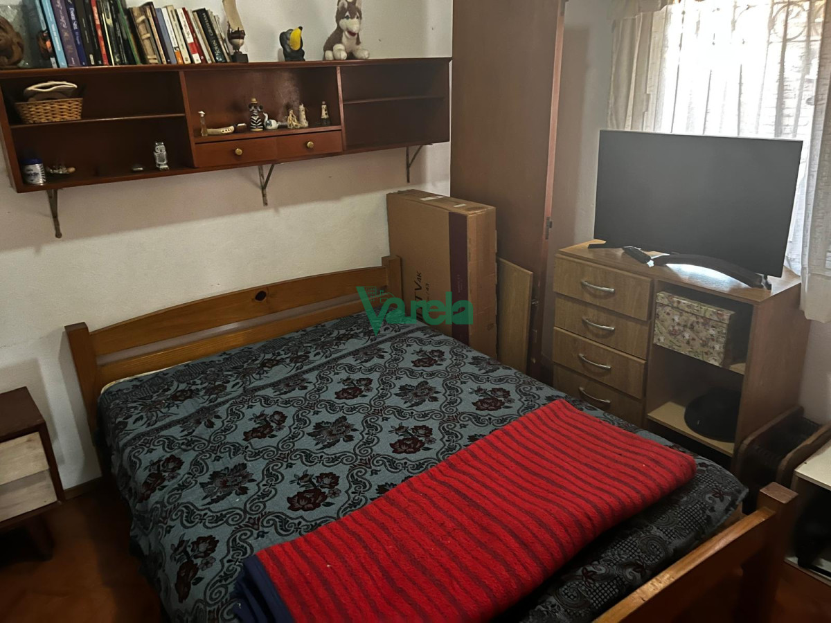 Casa ID.22363 - Venta casa Lagomar sur 5 dormitorios 3 baños . mas barbacoa con servicio 