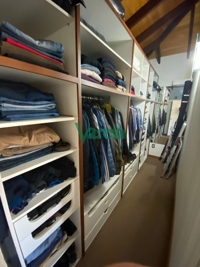 Casa ID.22829 - Venta de casa de 4 dormitorios 2 baños en Bello Horizonte con piscina