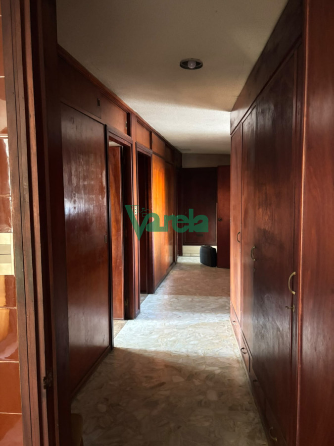 Casa ID.23103 - Venta de gran casa en parque Batlle de 5 dormitorios
