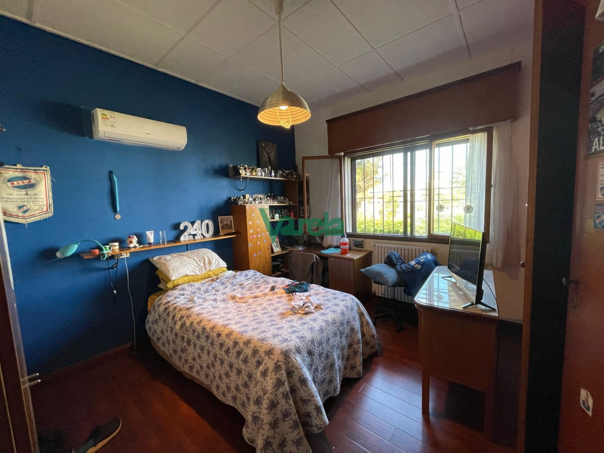 Casa ID.21719 - Venta casa en Atlantida, 4 dorm, 3 baños, estufa leña, vista al mar