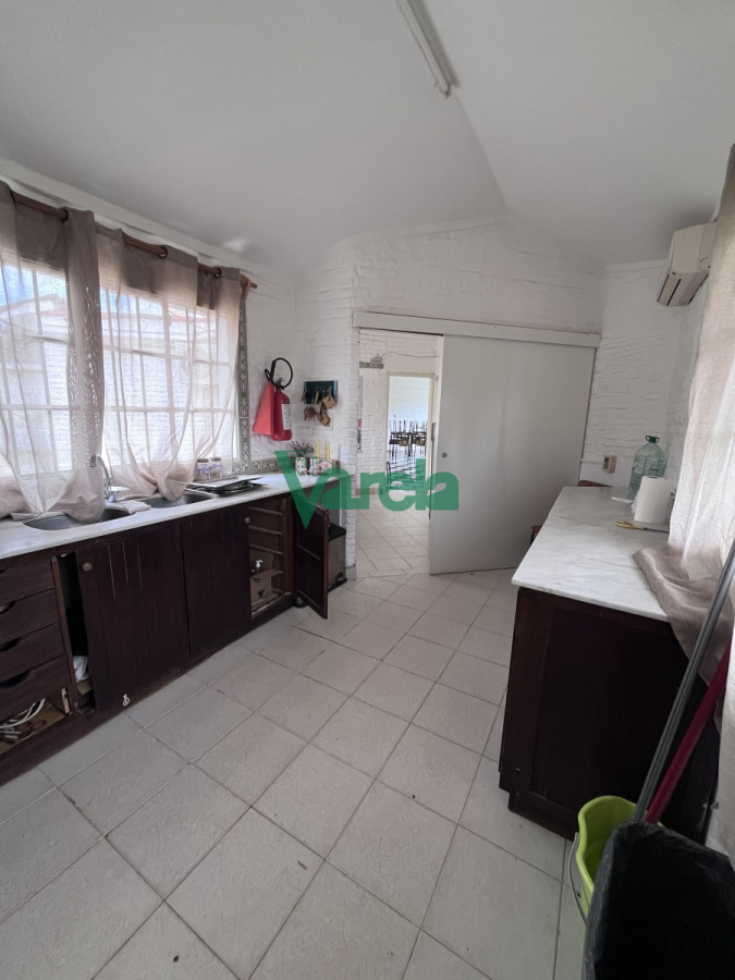 Casa ID.22041 - Casa ,local en venta Pinar sur sobre principal!