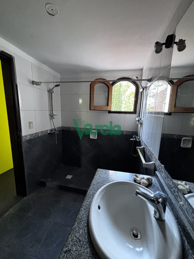Casa ID.22717 - Casa mas local en venta 3 dormitorios 3 baños en El Pinar sur