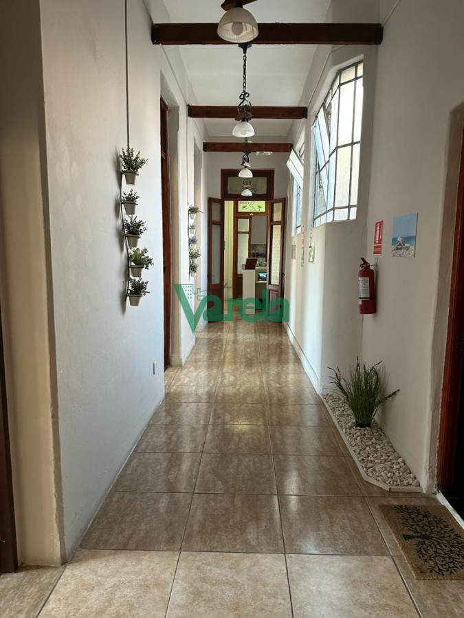 Casa ID.22564 - Venta casa 6 dormitorios Cordon Fernandez Crespo esq La Paz