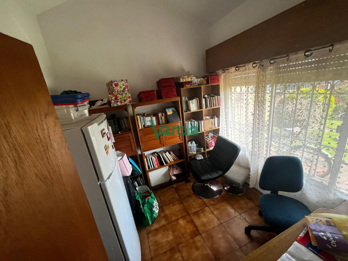 Casa ID.22363 - Venta casa Lagomar sur 5 dormitorios 3 baños . mas barbacoa con servicio 