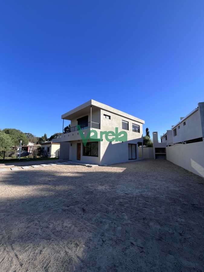 Casa ID.22262 - Venta casa a estrenar en Lomas Sur, 3 dormitorios, 3 baños, parrillero