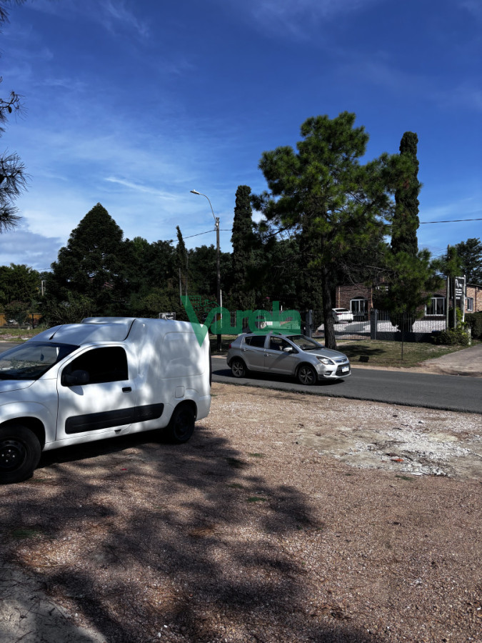 Casa ID.22952 - Alquiler local con vivienda sobre principal avenida en Pinar sur