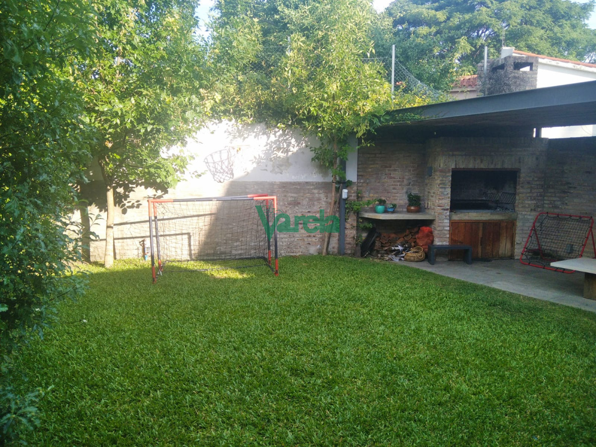 Casa ID.22490 - Venta casa Punta Gorda, 3 dormitorios, estar, jardín, fondo, barbacoa