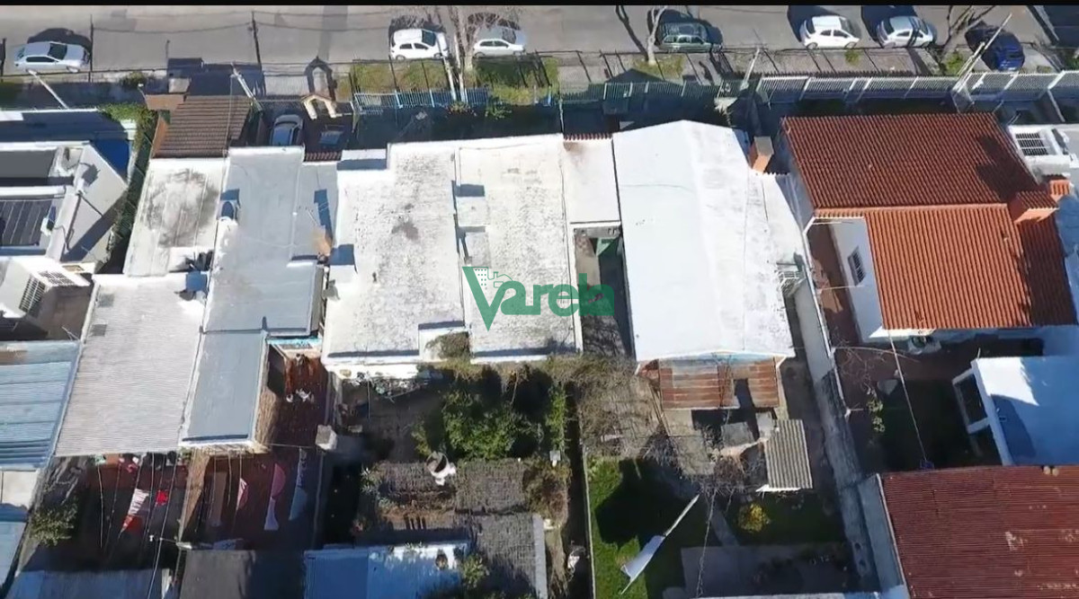 Casa ID.22970 - En venta tres casas en un padrón para reciclar en La Blanqueada