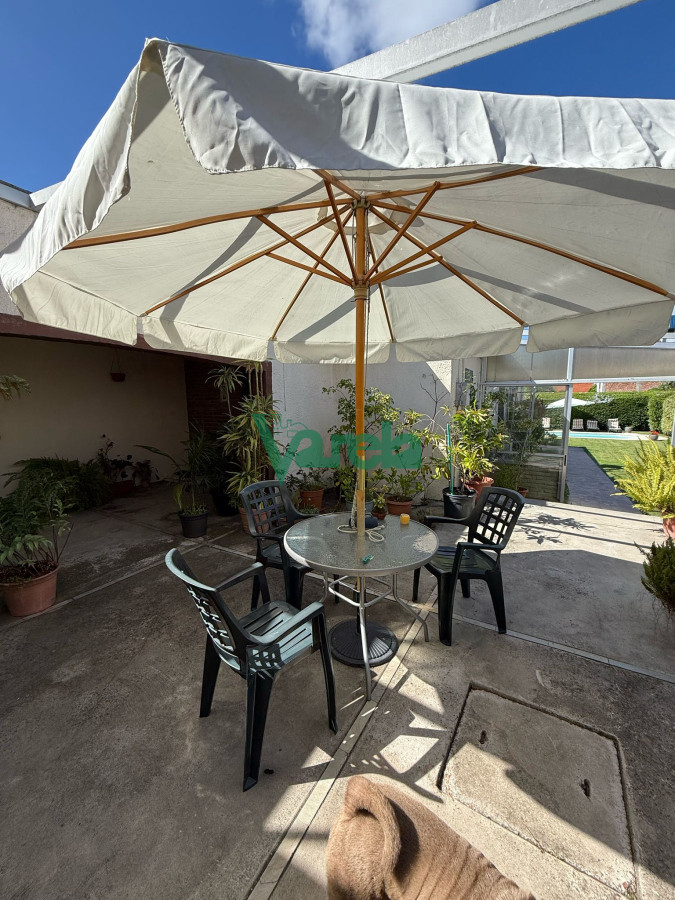 Casa ID.22593 - Venta Casa 3 dormitorios 3 baños garage piscina climatizada malvin