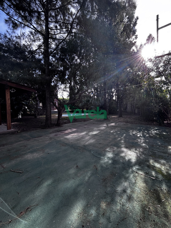 Casa ID.22717 - Casa mas local en venta 3 dormitorios 3 baños en El Pinar sur