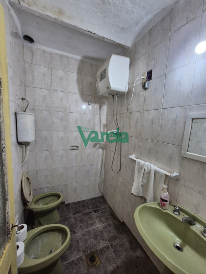 Casa ID.23190 - Venta casa 7 dormitorios, 4 baños, Aguada, Gral Flores y M.Garcia 