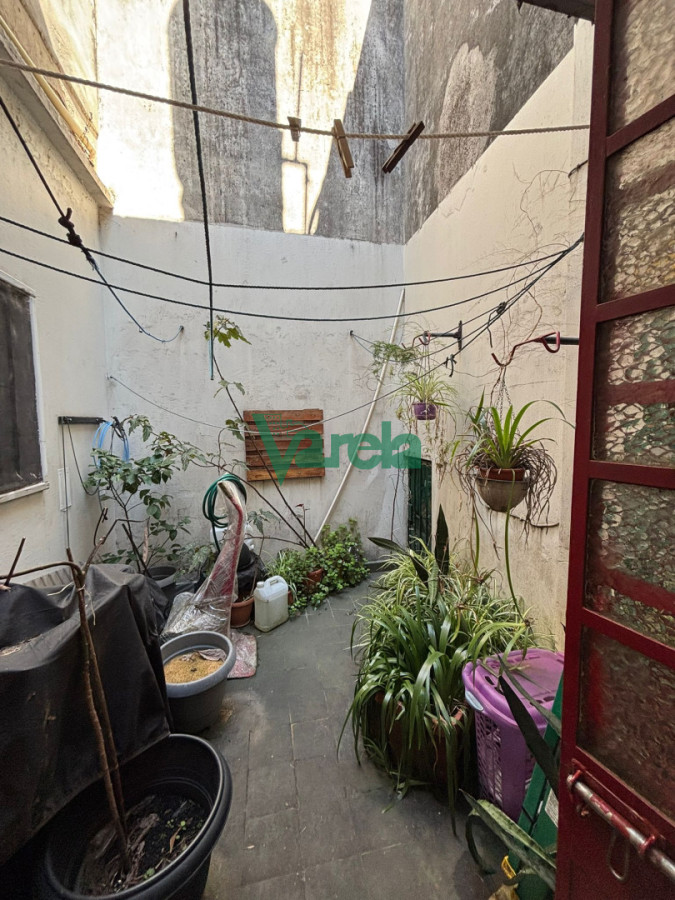 Casa ID.23157 - Venta de Casa de dos dormitorios con cochera y patio en Jacinto Vera 