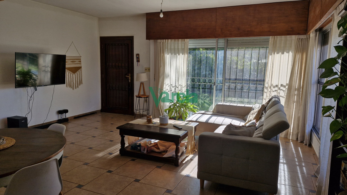 Casa ID.22587 - Casa venta Solymar sobre rambla, 2 dormitorios, fondo y  barbacoa