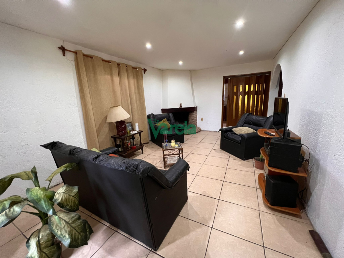 Casa ID.21755 - Una casa y dos aptos en venta en Salinas ideal renta