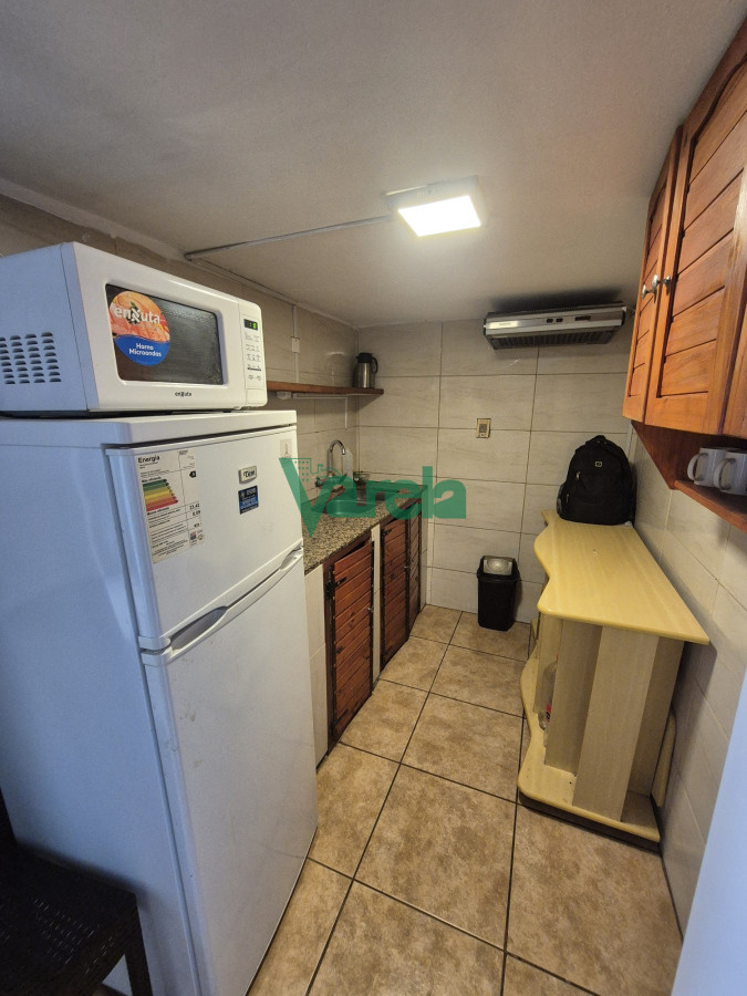Casa ID.22564 - Venta casa 6 dormitorios Cordon Fernandez Crespo esq La Paz