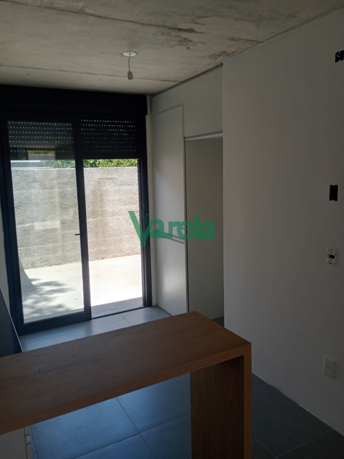 Casa ID.22755 - Venta casa Malvín Norte, 2 dormitorios, 1 baños, cochera, patio con parrillero