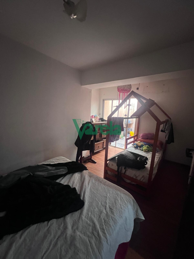 Casa ID.22232 - Venta de casa 3 dorm mas apto de 3 dorm, barrio Palermo, ideal renta, con gge x 2