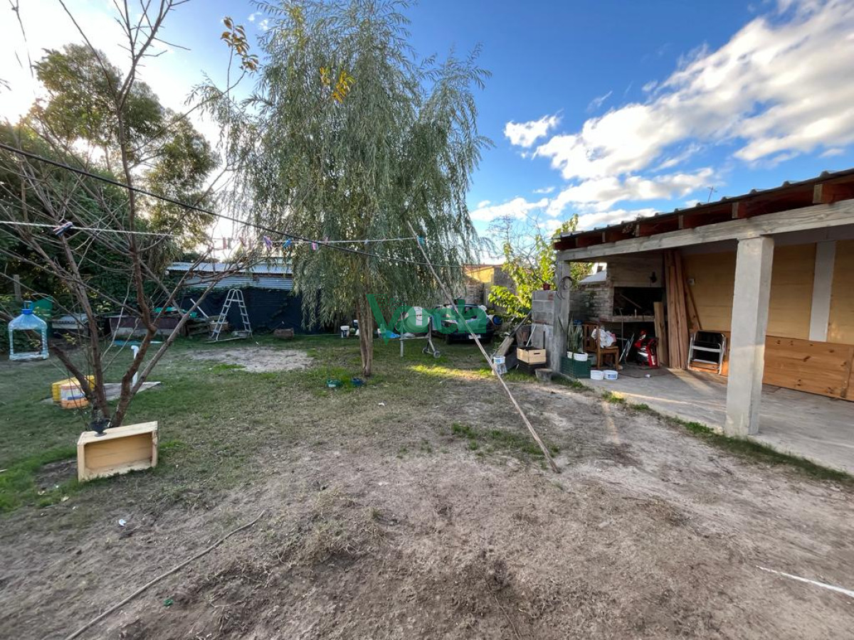 Casa ID.21796 - Venta de casa en Marindia de 2 dorm, estufa a leña, más negocio