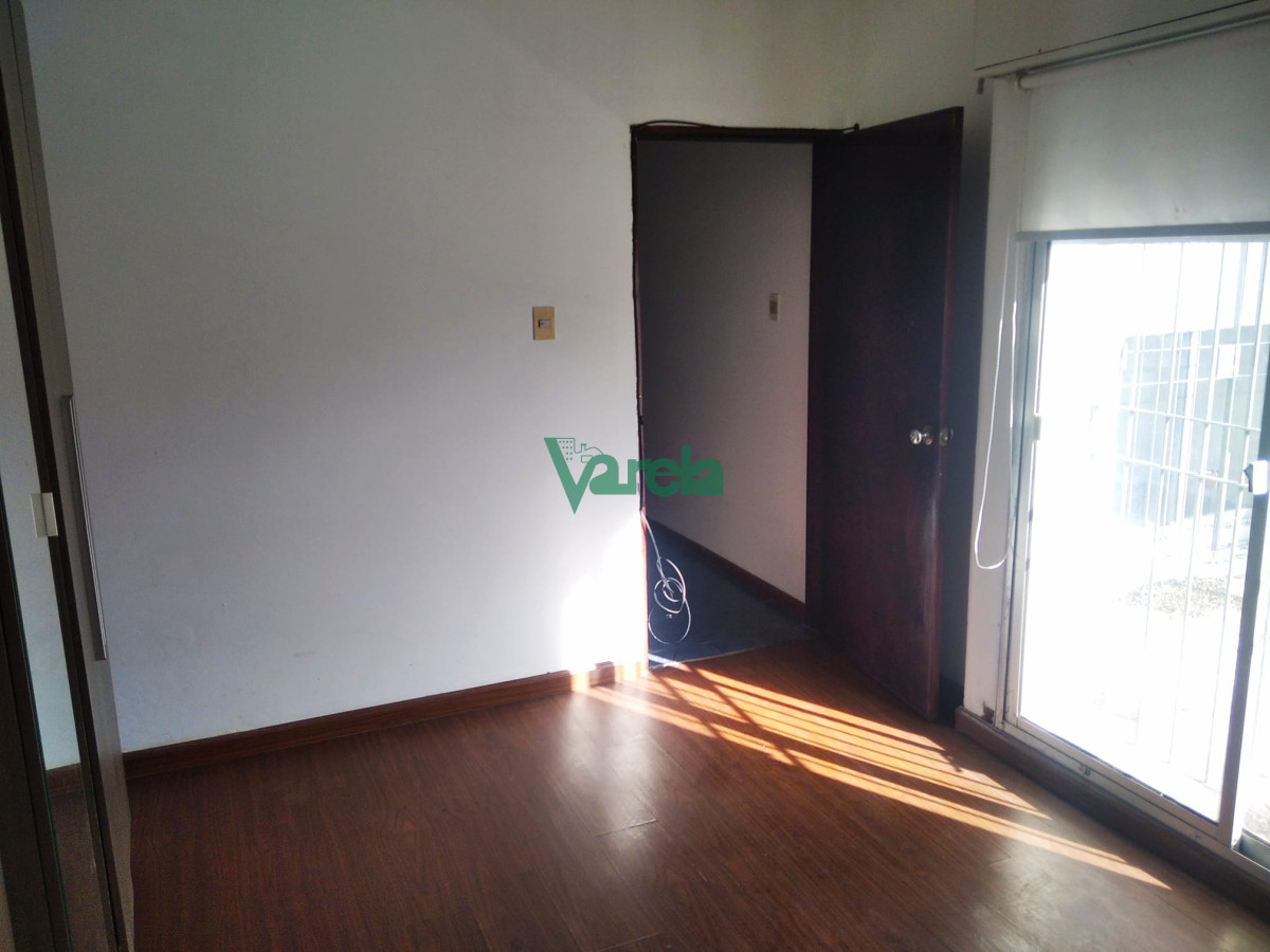 Casa ID.22662 - Venta casa Punta Gorda, 3 dorm, servicio, estar 2 baños, 2 garajes, padrón único muy cerca del mar