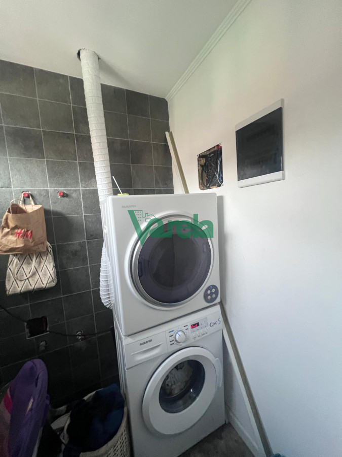 Casa ID.22232 - Venta de casa 3 dorm mas apto de 3 dorm, barrio Palermo, ideal renta, con gge x 2