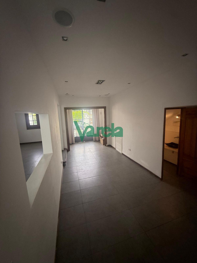 Casa ID.22835 - Casa en alquiler en Punta Carretas 3 dormitorios, 2 baños, garage