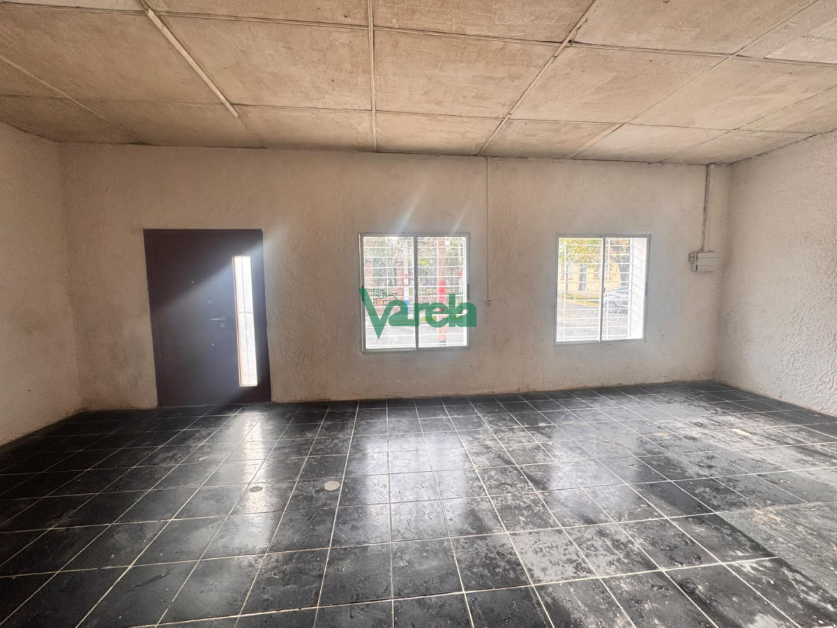 Casa ID.22112 - Venta casa La Blanqueada, 1 dorm y demás, posible local comercial