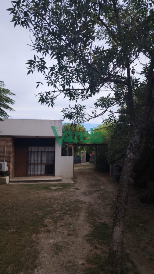 Casa ID.22967 - Casa en venta en Solymar de 3 dormitorios mas Apartamento 1 Dormitorio 