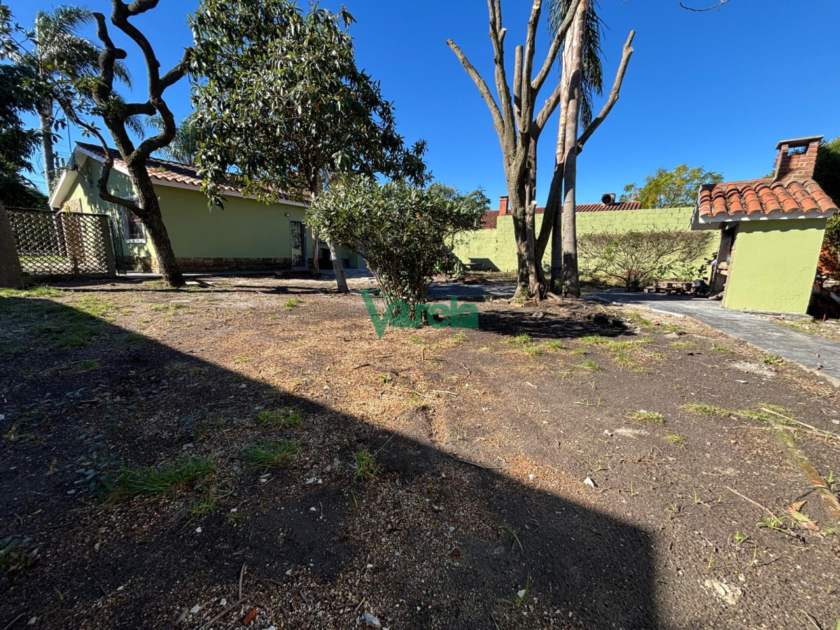 Casa ID.22659 - Excelente chale de tejas sobre avenida