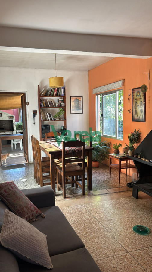 Casa ID.22967 - Casa en venta en Solymar de 3 dormitorios mas Apartamento 1 Dormitorio 