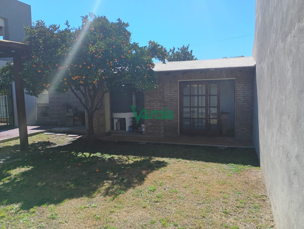 Casa ID.23170 - Venta Casa Carrasco norte, 6 dormitorios, 5baños, en 2 plantas 