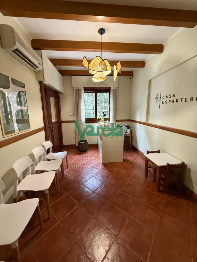 Casa ID.22745 - Alquiler de casa en Parque Batlle de 5 dormitorios 3 baños garage varios