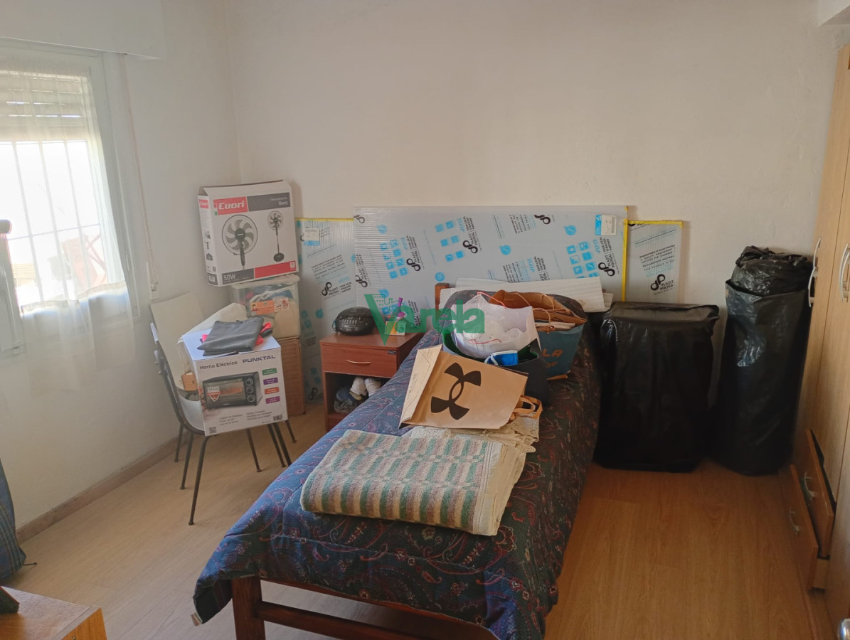 Casa ID.22992 - Alquiler Casa Carrasco Norte, 2 dormitorios, jardín enorme, muy luminosa, cocheras, parrillero