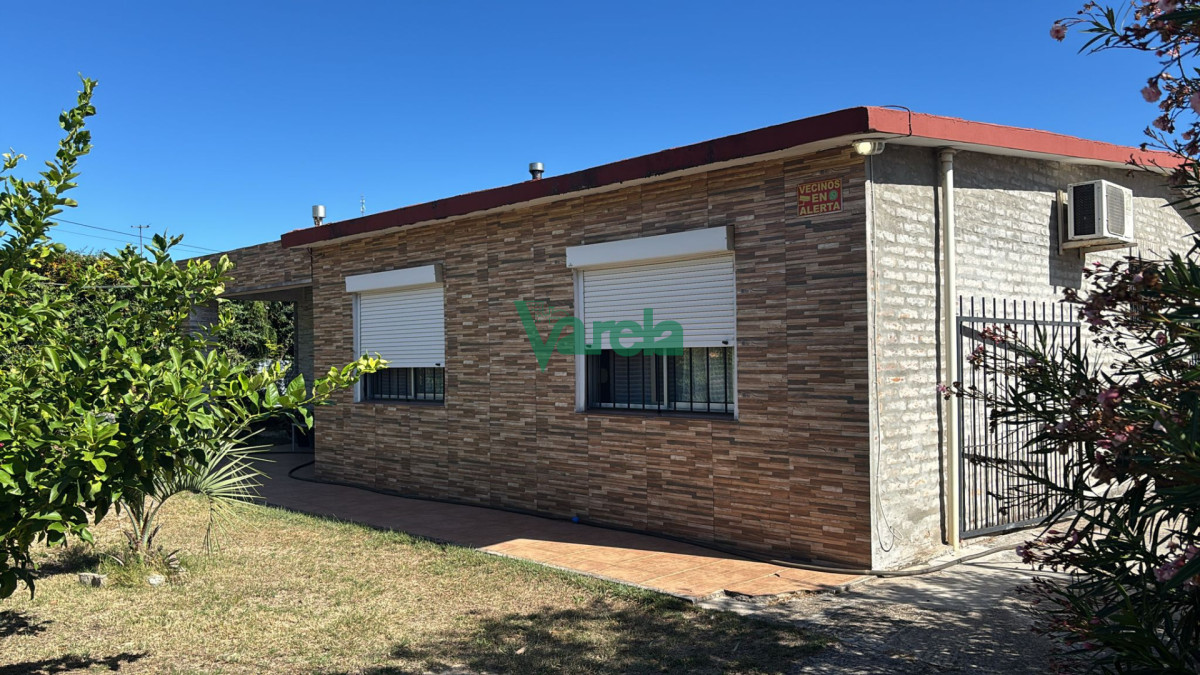 Casa ID.22975 - Venta de casa en Solymar de 3 dormitorios en 630 2 Terreno  