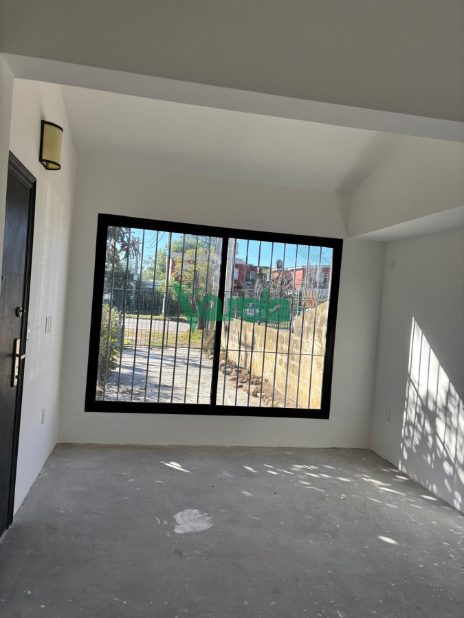 Casa ID.22659 - Excelente chale de tejas sobre avenida